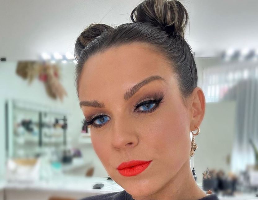 See A New You In Colour Contact Lenses