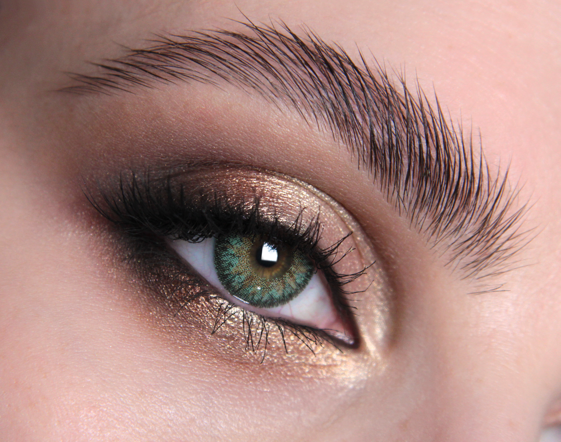 green contacts